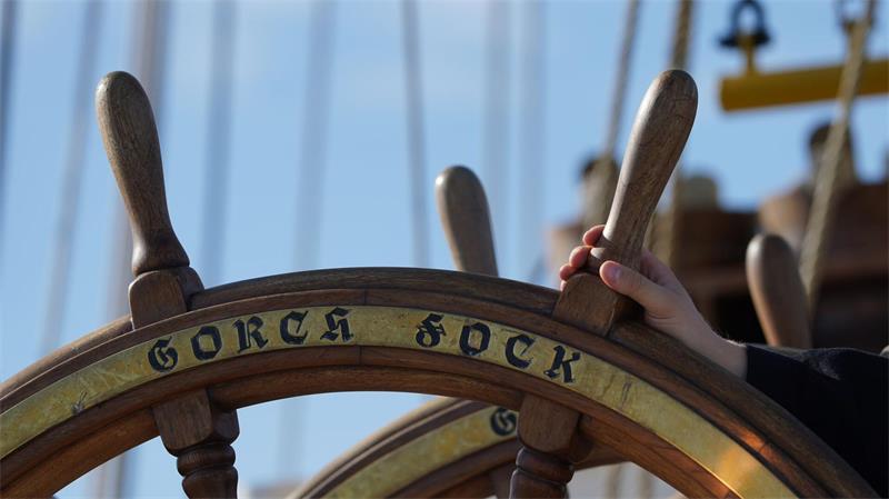 Die Elsflether Werft sollte für die Marine mehrere Schiffe und Boote instand setzen, darunter auch die „Gorch Fock“. (Archivbild)