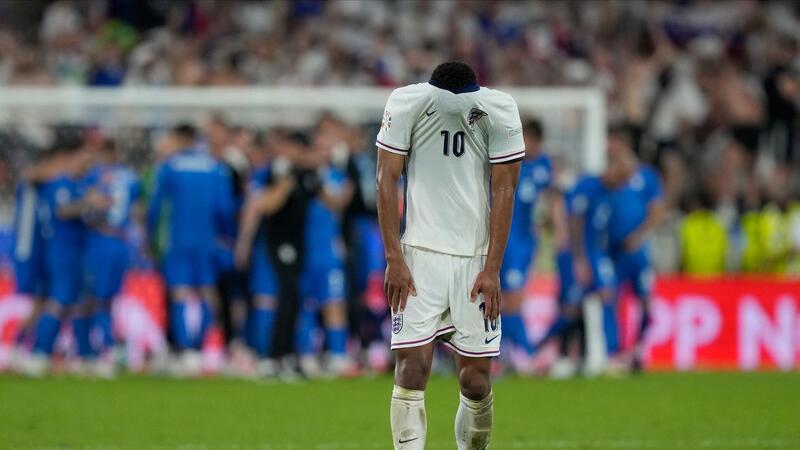 Aus Gold wird Metall: Debatten um England und den „Chemiker“ Die Engländer um Jude Bellingham kamen gegen Slowenien nicht über ein 0:0 hinaus.