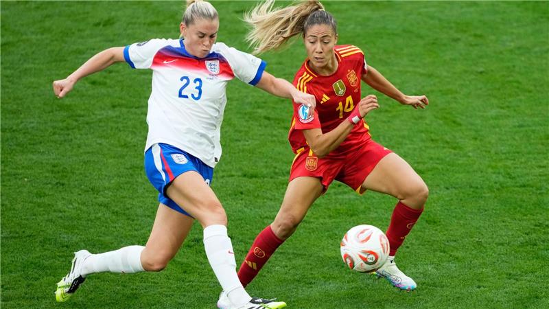Im Elfmeterschießen: England gewinnt EM-Finale gegen Spanien Die Engländerinnen und Spanierinnen lieferten sich ein hart umkämpftes EM-Finale