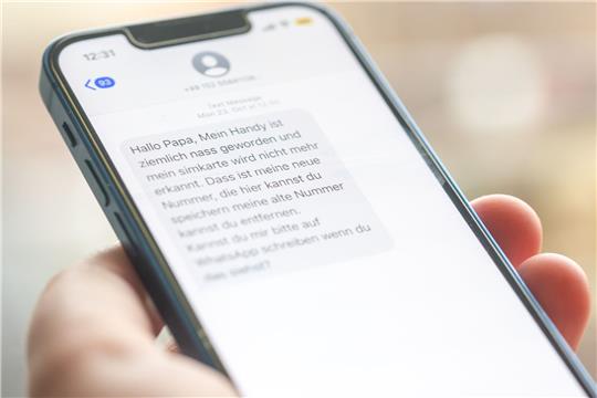 Die Enkeltrick-Betrugsmasche läuft zumeist über Chat-Nachrichten.