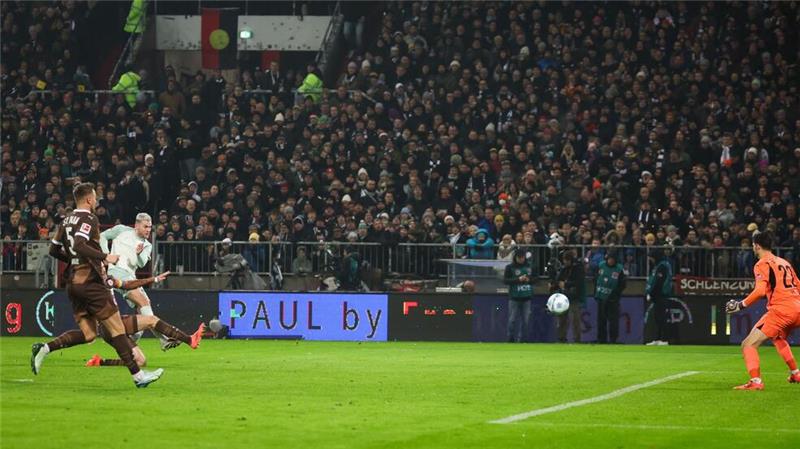 Die Entscheidung: Werders Marvin Ducksch erzielt das 2:0