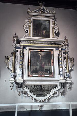 Wann ist die Quensen-Malerei in Bad Harzburgs Lutherkirche fertig? Die Epitaphien aus dem frühen 17. Jahrhundert stammen noch aus den Vorgängerkirchen.