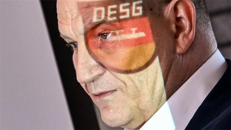 Die Erfurter Eisschnellläuferinnen und Eisschnellläufer üben massive Kritik an der DESG-Führung um Präsident Matthias Große. (Archivbild)