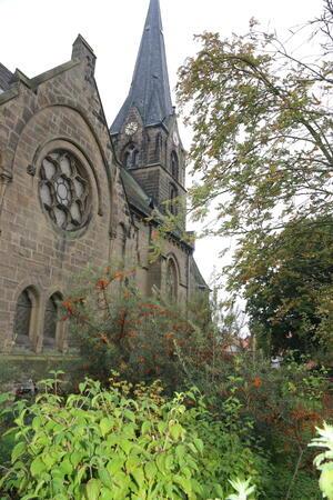 Petra Grabow: „Gottes Bodenpersonal“ geht in den Ruhestand Die Erlöserkirche zu Othfresen ist ein eindrucksvolles Gotteshaus.