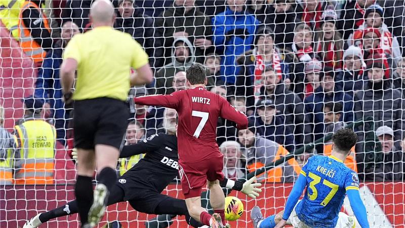 Die Erlösung für Florian Wirtz: Er erzielte das 2:0 gegen Wolverhampton.