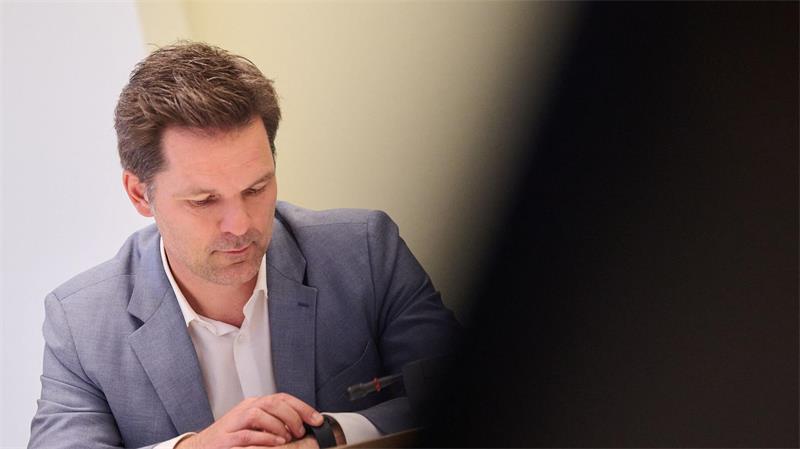 Die Ermittlungen gegen Steffen Krach stehen im Zusammenhang mit seinem Wirken als Präsident der Region Hannover. (Archivbild)