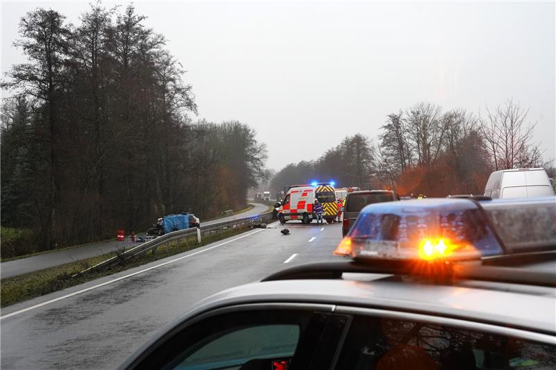 Tödlicher Unfall auf B 82: Darum ermittelt die Staatsanwaltschaft Die Ermittlungen zum Unfall auf der B 82 dauern an. Doch viele Fragen haben Staatsanwaltschaft und Polizei schon geklärt. Foto: Bode