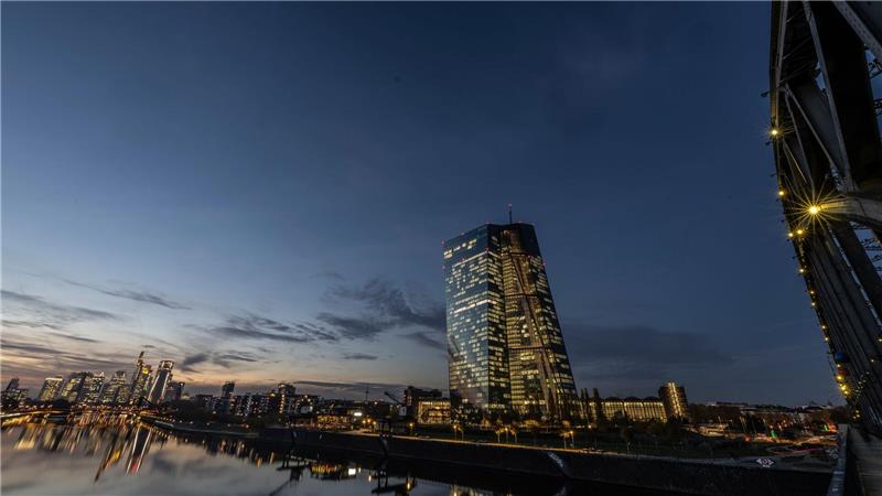 EZB verlängert Zinspause: Leitzinsen bleiben unverändert Die Europäische Zentralbank (EZB) bleibt in Sachen Zinsen in Lauerstellung. (Archivbild)