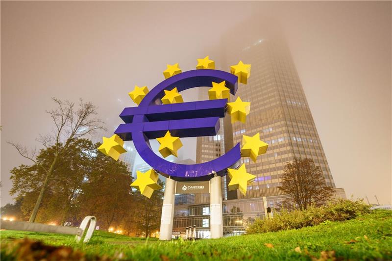 Die Europäische Zentralnbank spricht sich im Kampf gegen die hohe Inflation für mögliche Zinserhöhungen aus.