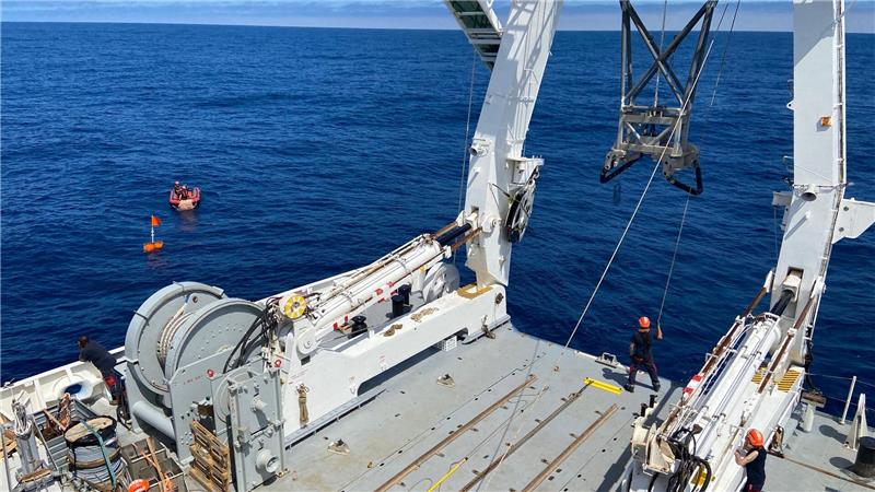 Expedition zeigt: Atommüll-Fässer im Atlantik teils kaputt Die Expertinnen und Experten untersuchten, wo die Fässer liegen und welchen Einfluss sie auf das örtliche Ökosystem haben.