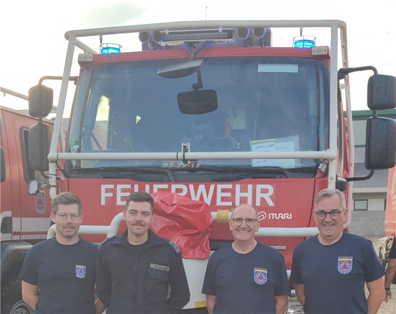 Die Fahrzeugbesatzung (von links): Jens Borchers (Landkreis Göttingen, Ortsfeuerwehr Barbis), Mika Adam (Landkreis Goslar, Ortsfeuerwehr Münchehof), Jens Nolte (Landkreis Goslar, Ortsfeuerwehr Münchehof) und Sven Deppe (Landkreis Göttingen, Ortsfeuerwehr Barbis).