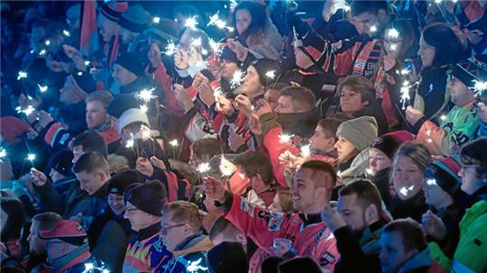 Die Falken-Fans bekommen an diesem Freitag nun doch Eishockey im Braunlager Wurmbergstadion geboten.