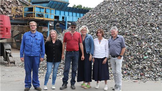 Die Familie Neumann feiert das 75-jährige Bestehen des Unternehmens: Frederic (von links), Marion, Alexander Neumann, Daniela Solasse, Friederike Kleck und Wilfried Solasse.