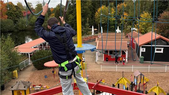 Die Familie hatte viel Spaß an den Kletternetzen im Rasti-Land.