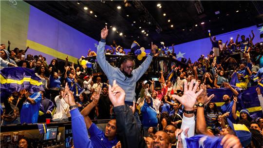 Die Fans der Insel-Auswahl feierten den Moment für die Geschichtsbücher.