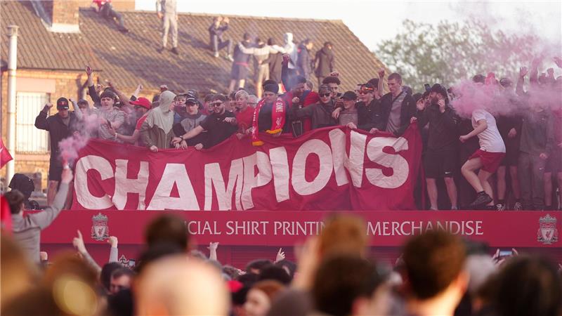 Liverpool feiert Meisterschaft und Klopp-Nachfolger Slot Die Fans des FC Liverpool feierten den Gewinn der Meisterschaft ausgelassen.