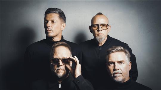 Die Fantastischen Vier haben sich für ein kleines Konzert im Großen Haus angesagt.