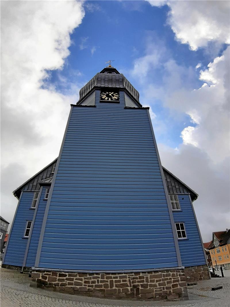 Die Fassade sieht schon wieder gut aus.  Foto: Potthast