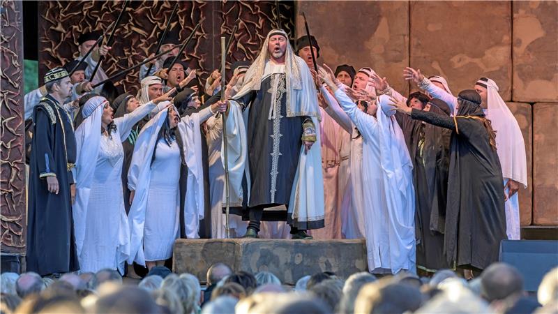 Die Festspieloper Prag spielt „Nabucco“ mit Jurij Kruglov als Zacharias.  Foto: Weber
