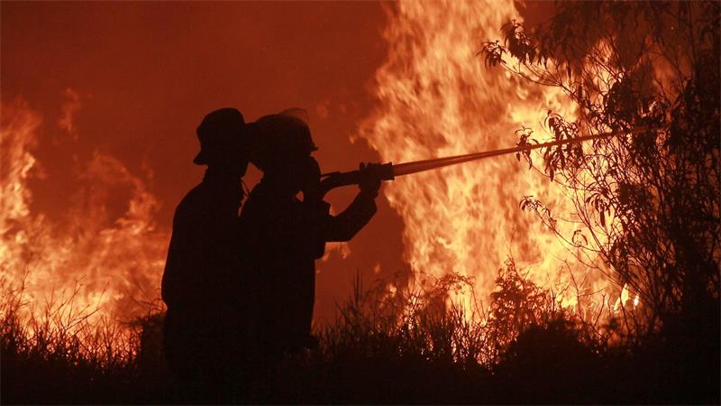 Indonesien lässt Wolken impfen – Regen gegen die Waldbrände Die Feuer haben verheerende Schäden angerichtet.