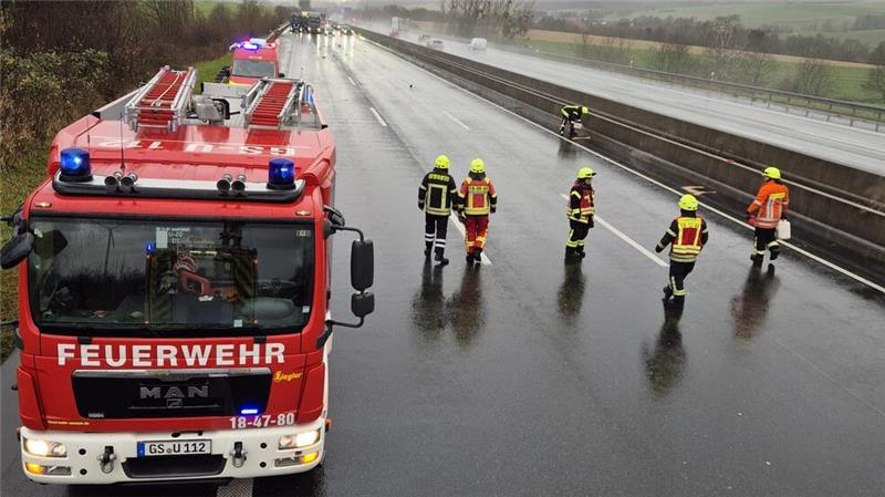 Die Feuerwehr Seesen rückt auch zum Verkehrsunfall auf der A 7 aus.