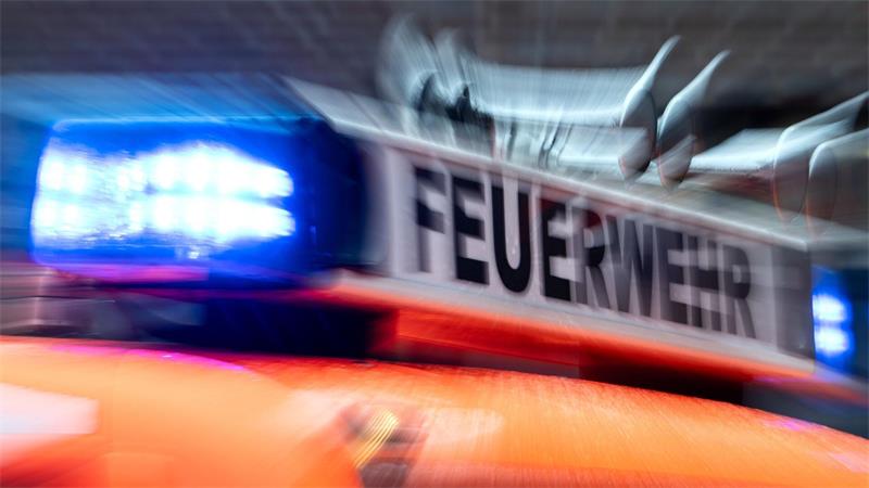Die Feuerwehr kämpfte gegen den Brand. (Symbolbild)