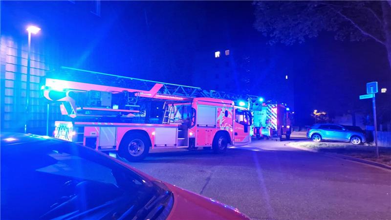 Die Feuerwehr rückt zwar auch mit ihrer Drehleiter aus. Die wird jedoch nicht benötigt.