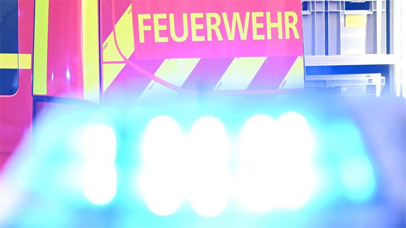 Die Feuerwehr rückte in Hannover zu einem Bürogebäude aus, weil dort eine Decke eingestürzt ist.  (Symbolbild) 