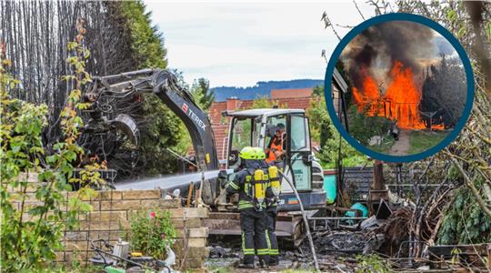 Die Feuerwehr sucht nach Glutnestern.
