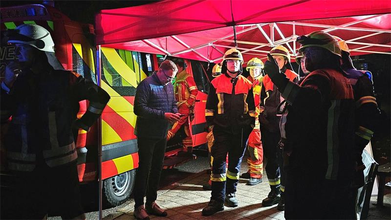 Die Feuerwehr war die ganze Nacht im Einsatz.