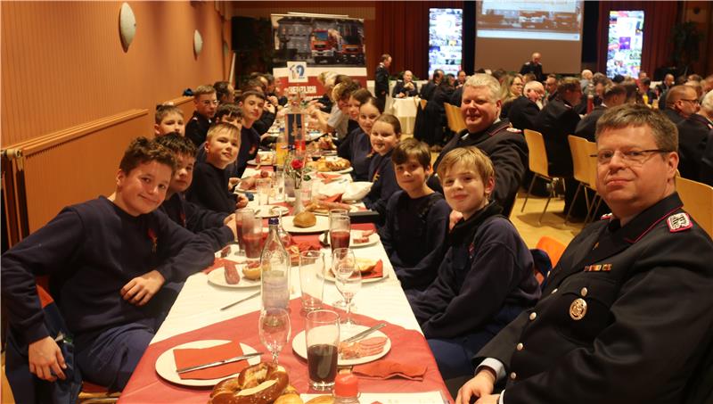 Goslarer Jugendfeuerwehr: Vier Mitglieder wechseln zu den Aktiven Die Feuerwehrleute von morgen: Mitglieder der Goslarer Jugendfeuerwehr auf der Jahreshauptversammlung der Brandschützer.