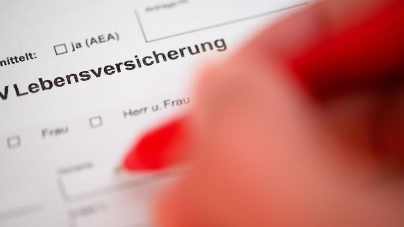 Finanzaufsicht findet viele Lebensversicherungen zu teuer Die Finanzaufsicht Bafin mahnt Lebensversicherer ab. (Archivbild)