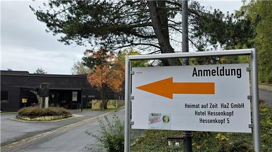 Die Flüchtlingsunterkunft in Haus Hessenkopf in Goslar, auch "Schutzzentrum" genannt, wird seit März 2023 vom Landkreis Goslar angemietet. Weil weniger Flüchtlinge in den Landkreis kommen, wird die Anzahl der Plätze deutlich verringert.