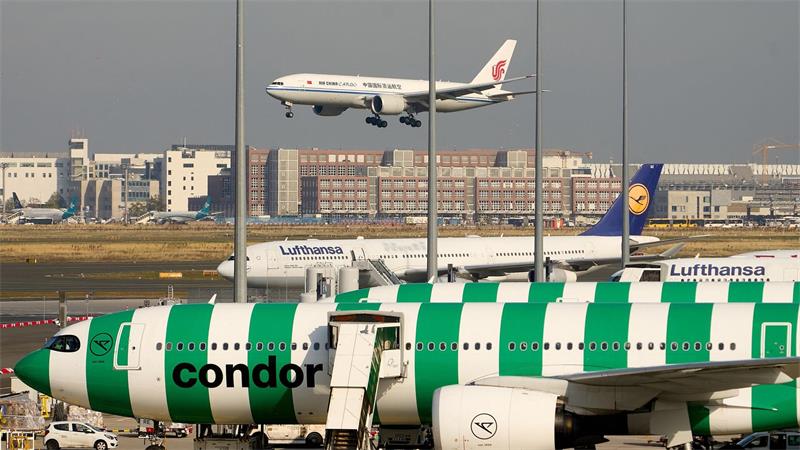 Die Flüge am Frankfurter Flughafen laufen planmäßig. 