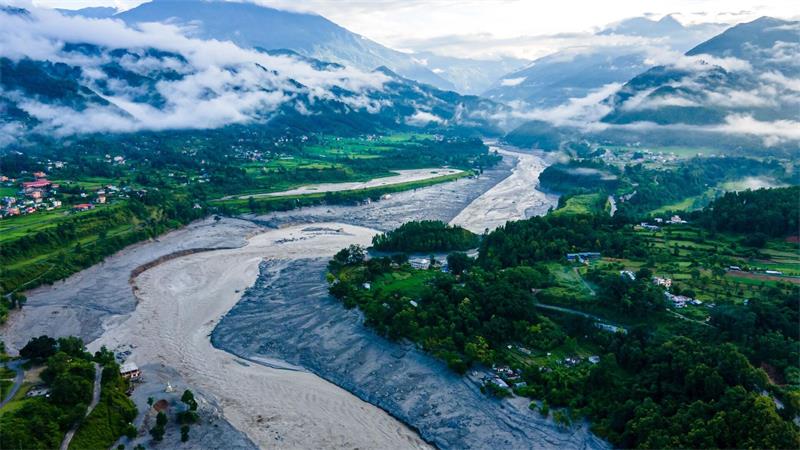 „Ist da jemand?“ - Verzweifelte Suche im Himalaya Die Flut hatte enorme Schlammmassen mit sich gebracht.