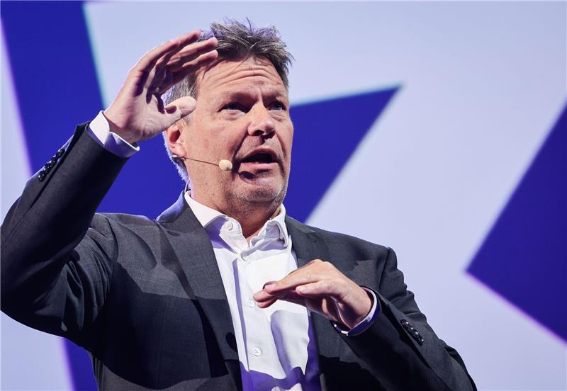 Habeck: Förderung für Wärmepumpen wird immer mehr angenommen Die Förderung für die Wärmepumpe werde mehr und mehr angenommen, so Robert Habeck.