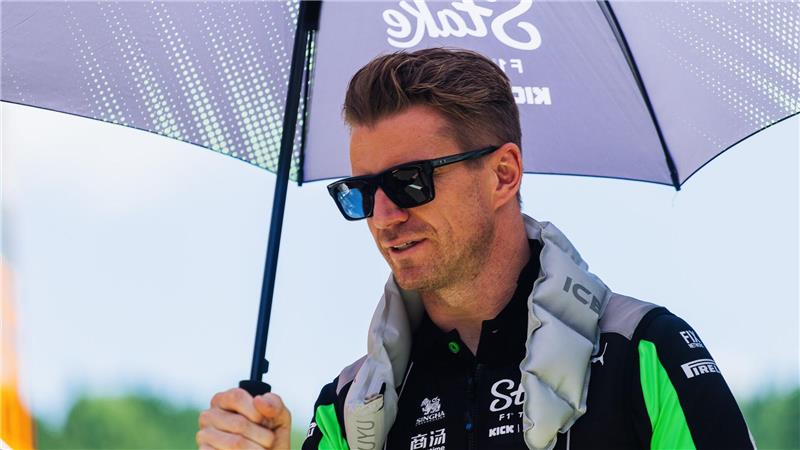 Die Formel-1-Piloten um Nico Hülkenberg suchen im schwülheißen Singapur nach Abkühlung.