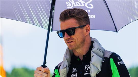 Die Formel-1-Piloten um Nico Hülkenberg suchen im schwülheißen Singapur nach Abkühlung.
