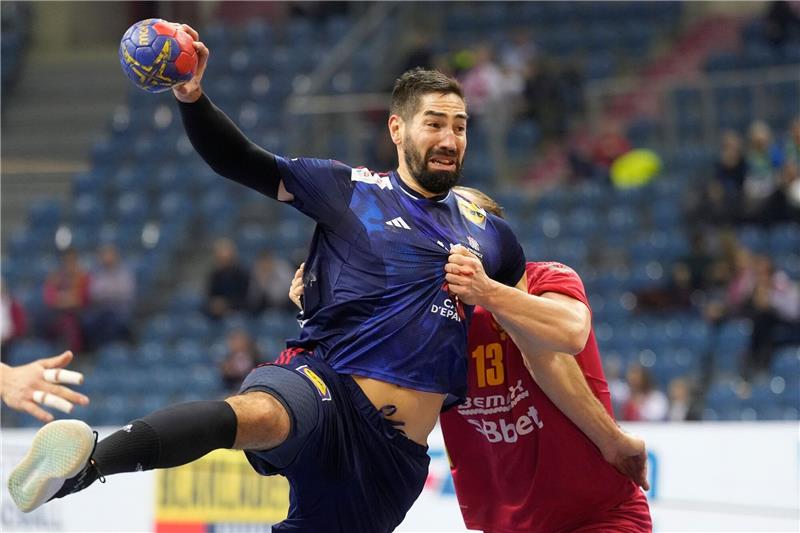 Frankreich, Spanien und Schweden auf WM-Viertelfinal-Kurs Die Franzosen um Nikola Karabatic (l) holten sich den vierten Sieg im vierten Spiel.