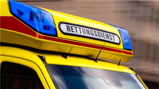 Die Frau wurde in ein Krankenhaus gebracht. (Symbolbild)