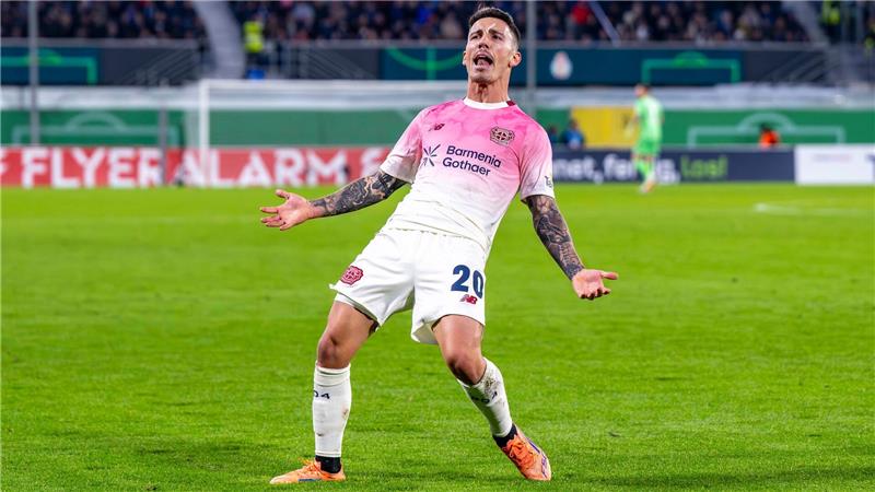 Die Freistöße von Alejandro Grimaldo sind gefürchtet.