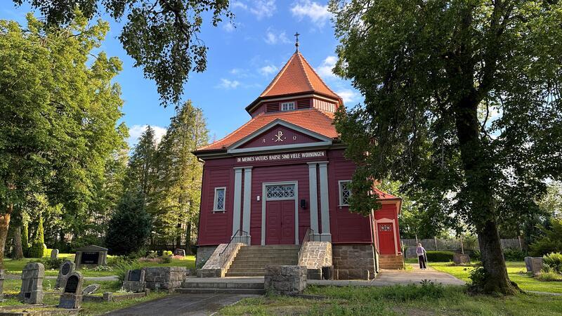Die Braunlager Friedhofskapelle sieht wieder gut aus Die Friedhofskapelle in Braunlage ist saniert und sieht wieder gut aus.