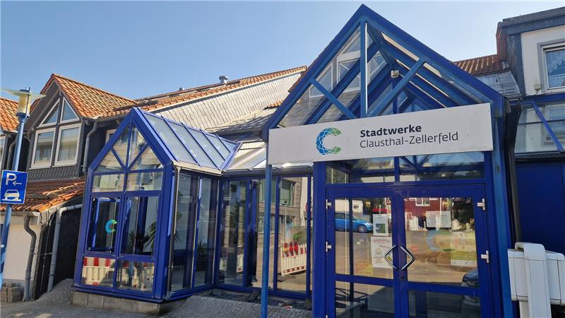 Die Frontalansicht des Hauptsitzes der Stadtwerke Clausthal-Zellerfeld.