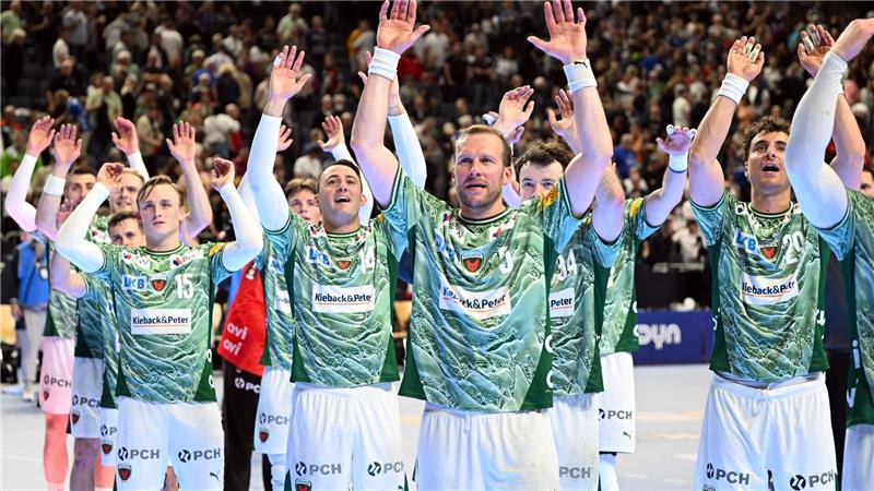 Die Füchse Berlin kämpfen am Sonntag um den Pokaltitel. 