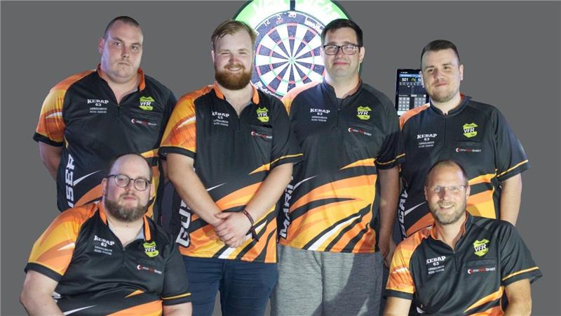 Die Füchse wollen nach ganz oben Die Füchse sind in die Bezirksliga aufgestiegen: Thorsten Schneider, Christoph Gust, Martin Notzon, Pascal Trauppe (hinten v.l.) sowie Kevin Brüser und Daniel Polder (vorn v.l.). Außerdem gehört Dominik Rosenstein zum Team.