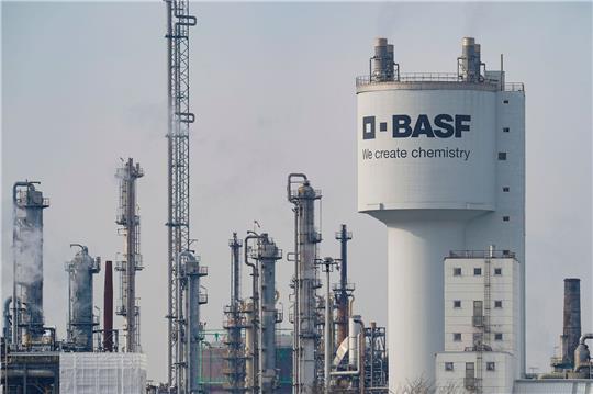 Die Führung des Chemiekonzerns BASF hatte bereits 2022 ein Sparprogramm angekündigt.