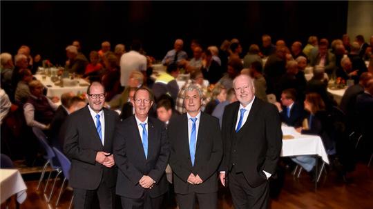 Die Führungsmannschaft der Volksbank im Harz (v. l.): Norbert Gössling (Vorstand), Stefan Krippendorff (Aufsichtsratvorsitzender), Mario Castello (stellvertretender Aufsichtsratvorsitzender) und Torsten Janßen (Vorstand).