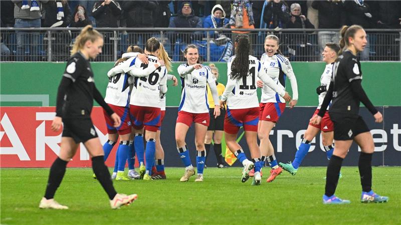 Pokalspiel der HSV- und Werder-Fußballerinnen ausverkauft Die Fußballerinnen des HSV werden im Pokal-Halbfinale vor einer nationalen Rekordkulisse spielen.