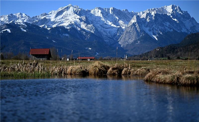 Rechtsstreit um Garmischer Wiesen und Welterbe-Liste Die Garmischer Wiesen sollen auf die Welterbe-Liste der Unesco kommen - aber dagegen regt sich Widerstand.