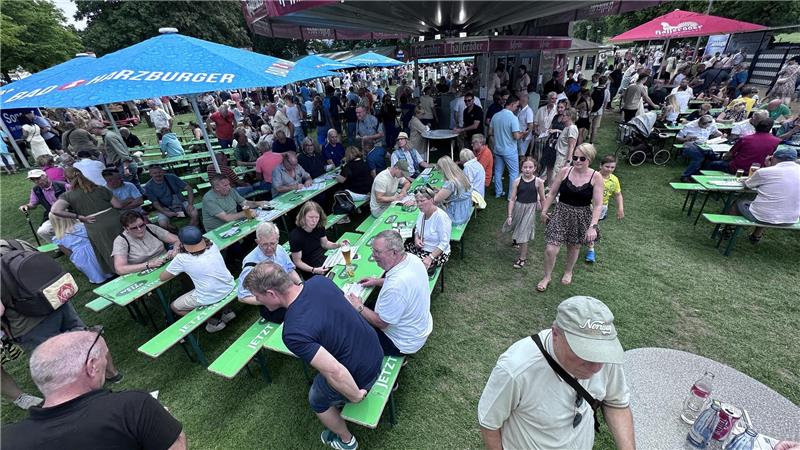 Die Gastronomie, egal ob im VIP-Bereich oder „normal“ draußen bekommt von den Veranstaltern gute Kritiken.